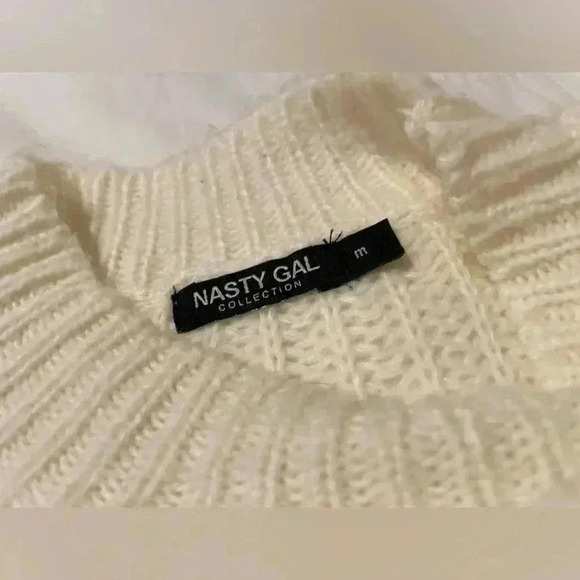 NWOT NASTY GAL cream cropped puff shoulder sweater woman’s size M NEW classic - Picture 8 of 10